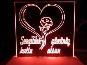 Sevgililer günü plaketi